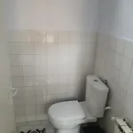 アパート тих двустаен самостоятелен с двор,до площада на *